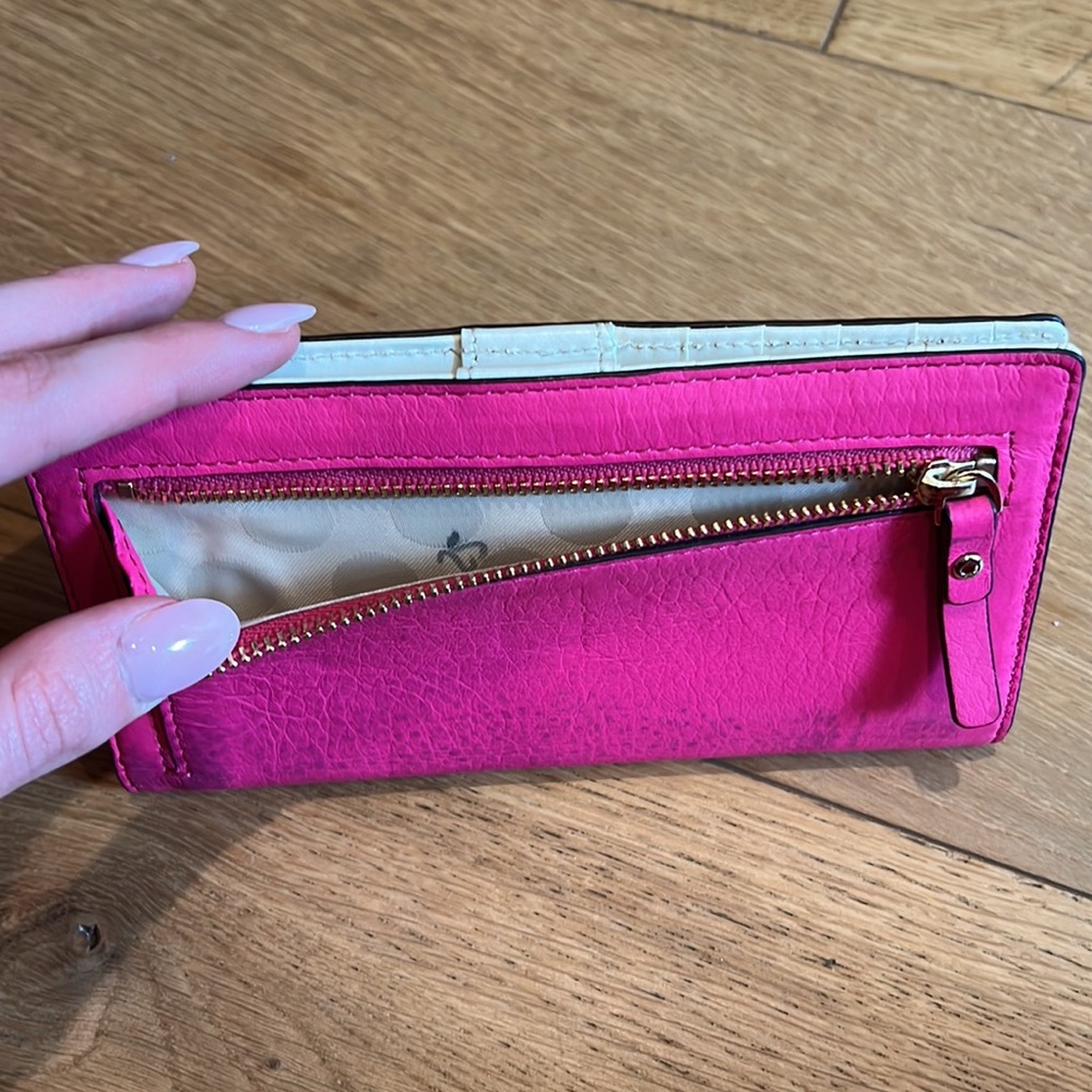 Kate Spade Wallet - Picture 4 of 4